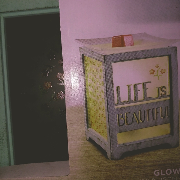 ScentSationals Electric Scented Wax Melt Warmer/light with Melts - Picture 3 of 3